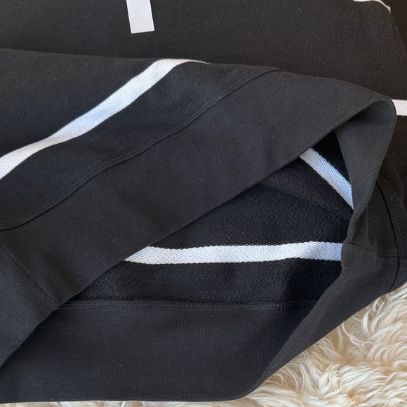 NWOT, Lululemon Black and White Striped sweatshirt, size 2 - Picture 3 of 5
